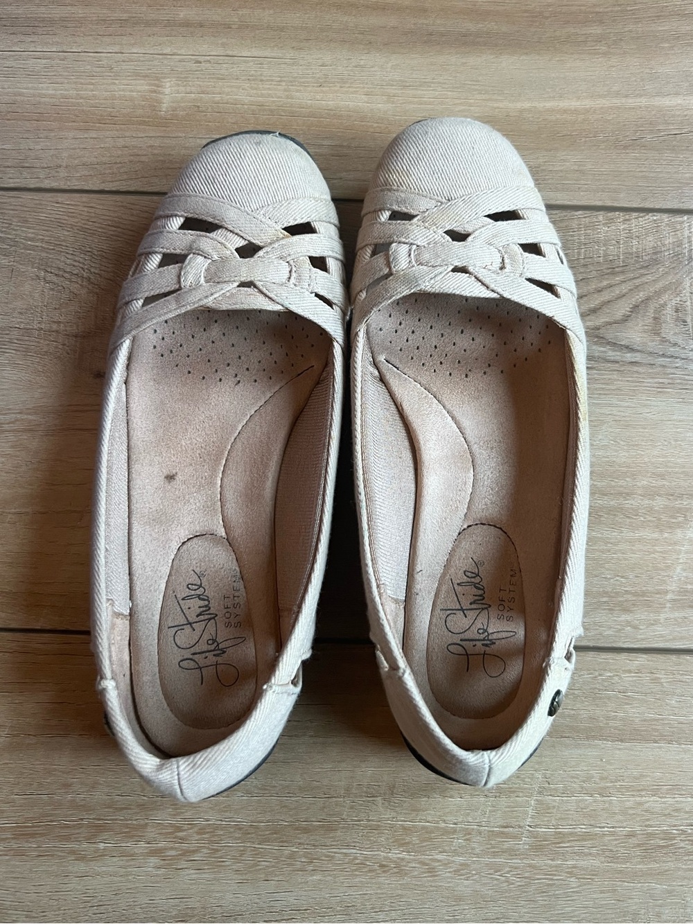 Life Stride Soft System Cream Flats 6W